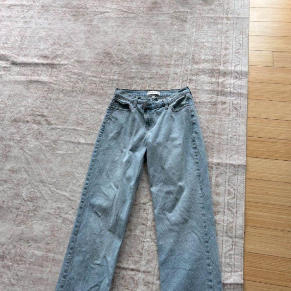 Abercrombie & Fitch Asymmetrical The Baggy Low Rise Jeans Curve Love Blue 25